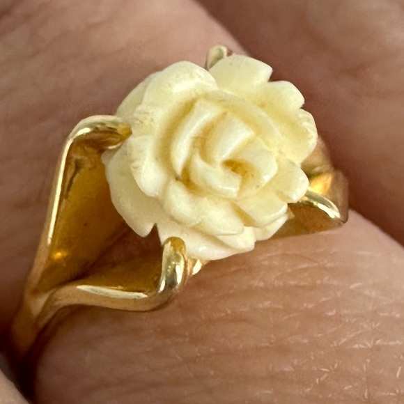 Vintage Carved Rose Ring - Picture 13 of 16